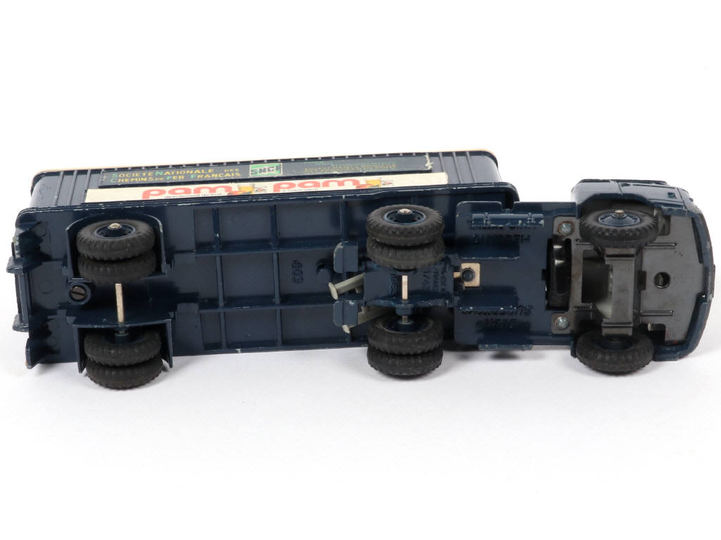 Lot 191 - DINKY TOYS (FRANCE) (1)