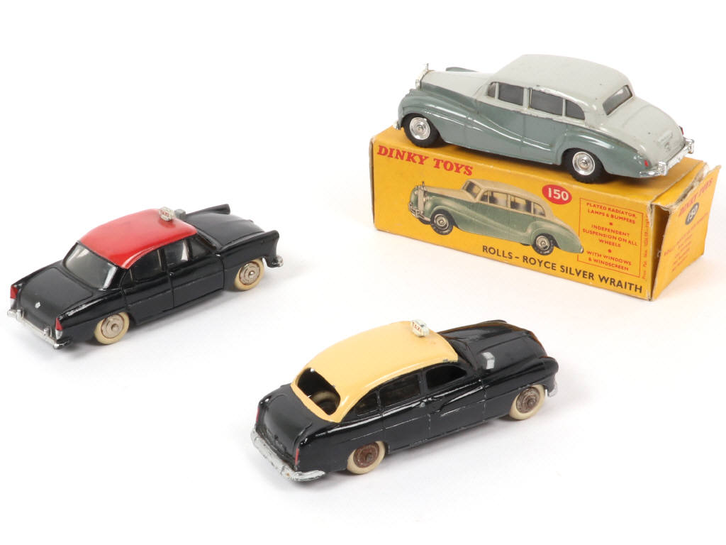 Lot 233 - DINKY TOYS (FRANCE) (3)