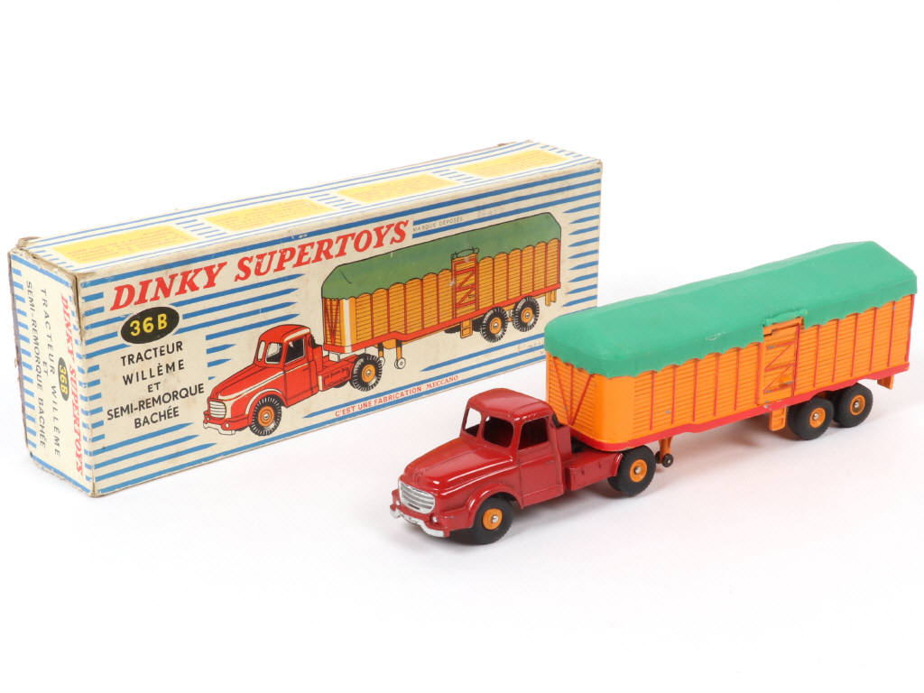 Lot 204 - DINKY TOYS (FRANCE) (1)
