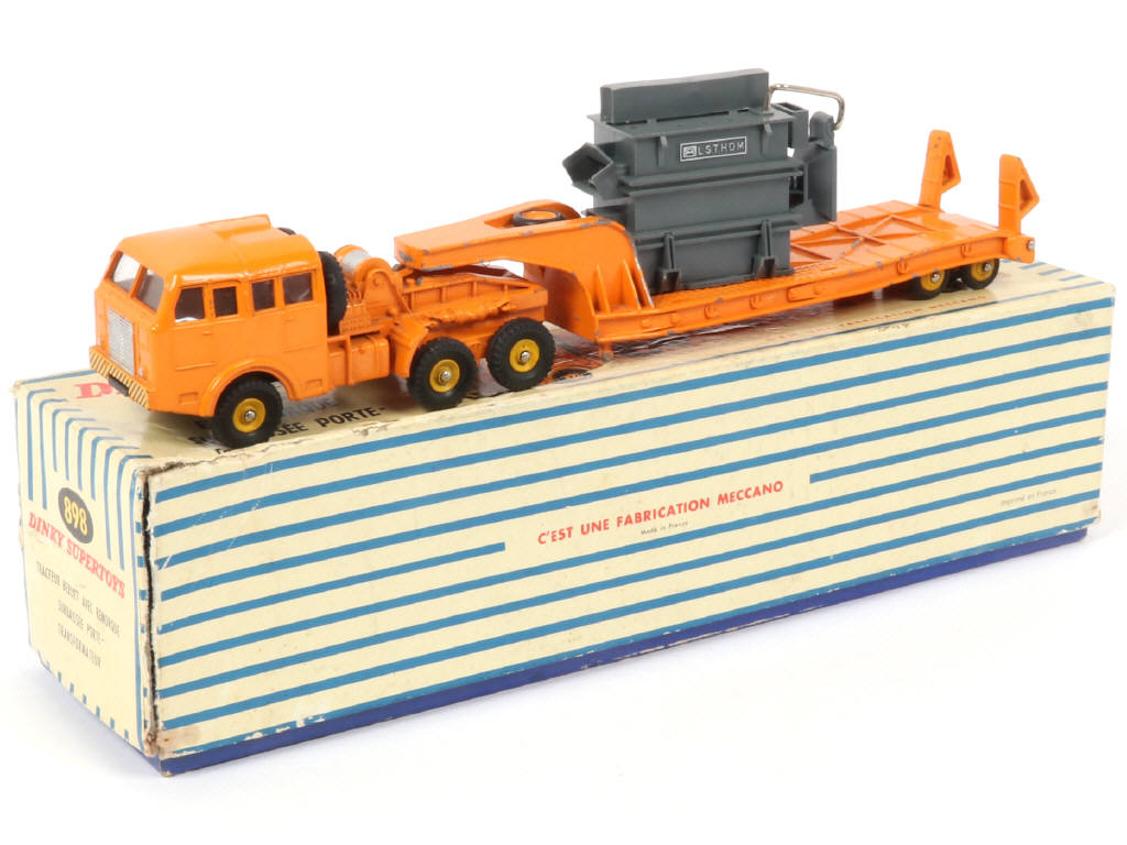 Lot 207 - DINKY TOYS (FRANCE) (1)