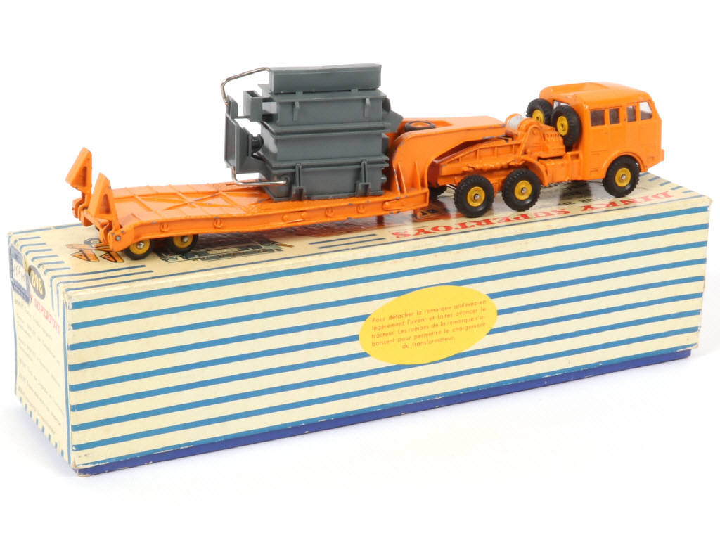 Lot 207 - DINKY TOYS (FRANCE) (1)