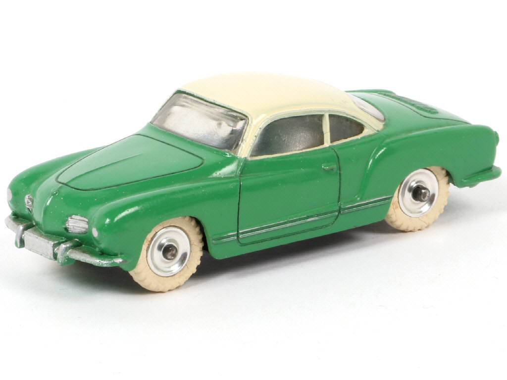 Lot 22 - DINKY TOYS (GB) (1)