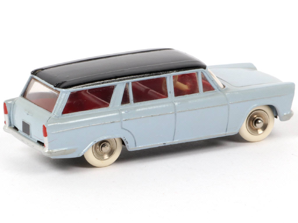 Lot 123 - DINKY TOYS (FRANCE) (1)