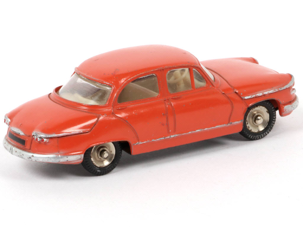 Lot 121 - DINKY TOYS (FRANCE) (1)