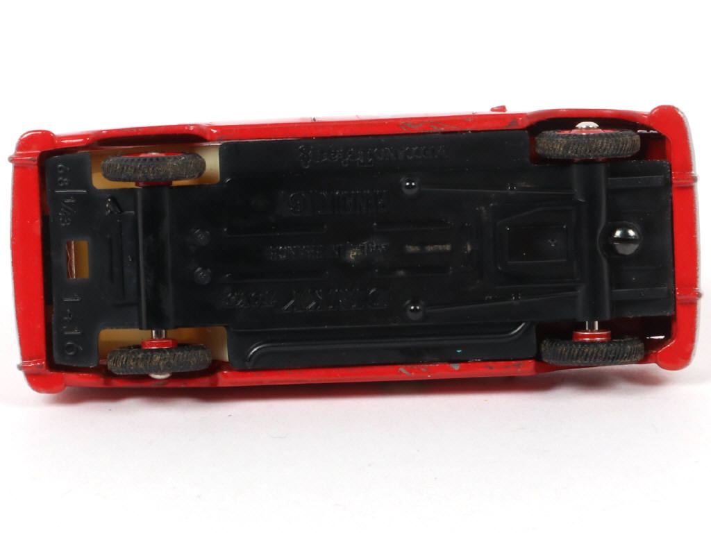 Lot 129 - DINKY TOYS (FRANCE) (1)