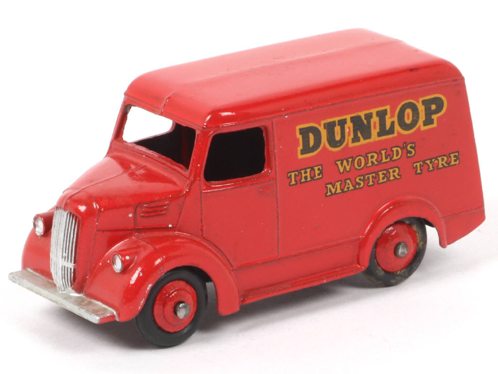 Lot 24 - DINKY TOYS (GB) (1)