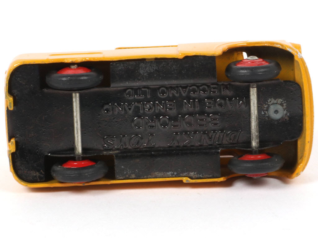 Lot 27 - DINKY TOYS (GB) (1)