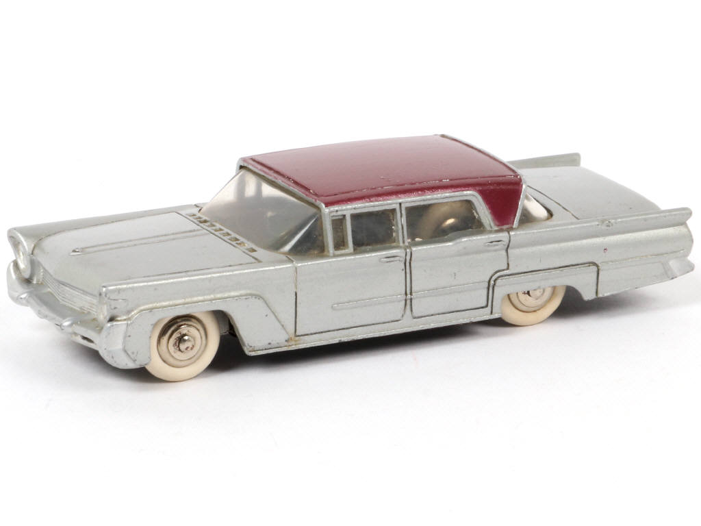 Lot 111 - DINKY TOYS (FRANCE) (1)