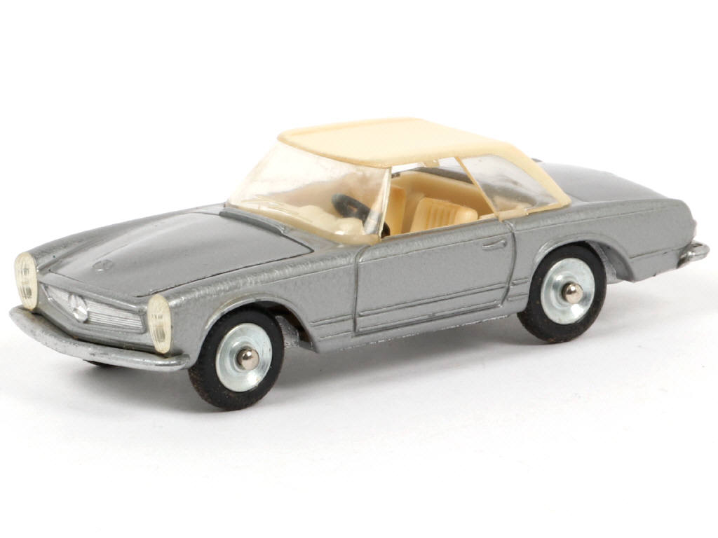 Lot 98 - DINKY TOYS (FRANCE) (1)