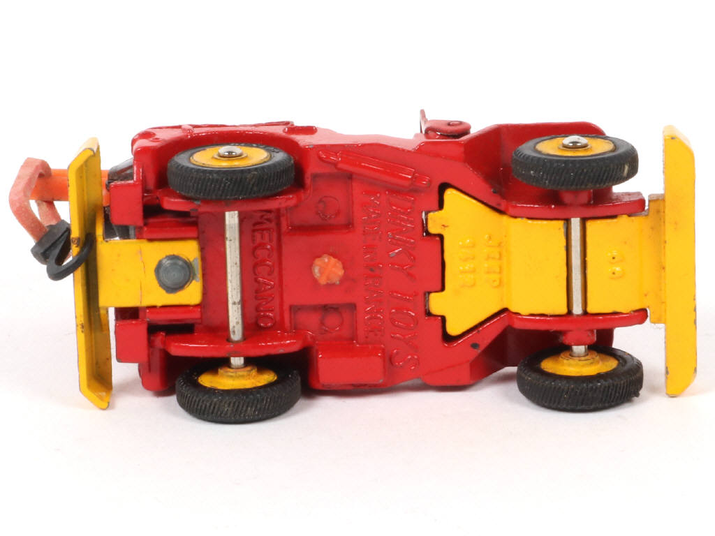 Lot 93 - DINKY TOYS (FRANCE) (1)