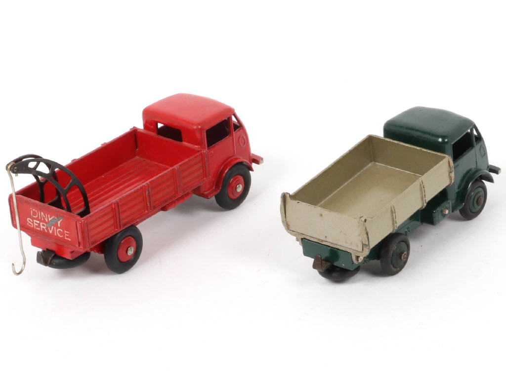 Lot 227 - DINKY TOYS (FRANCE) (2)