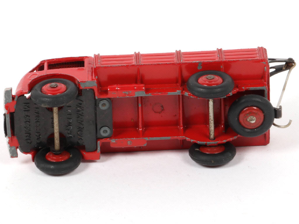 Lot 227 - DINKY TOYS (FRANCE) (2)