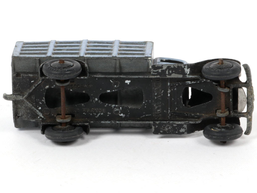 Lot 181 - DINKY TOYS (FRANCE) (1)