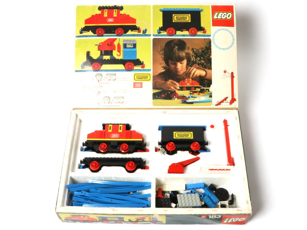 Lot 31 - LEGO (DANEMARK) (2)