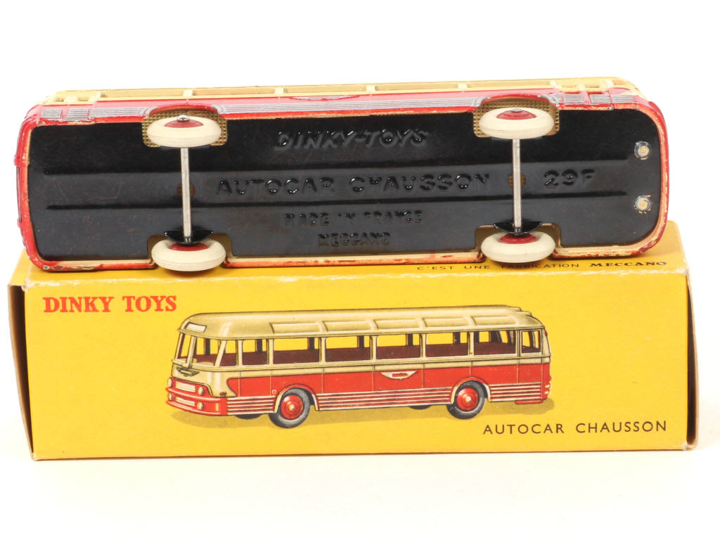 Lot 338 - DINKY TOYS (FRANCE) (1)