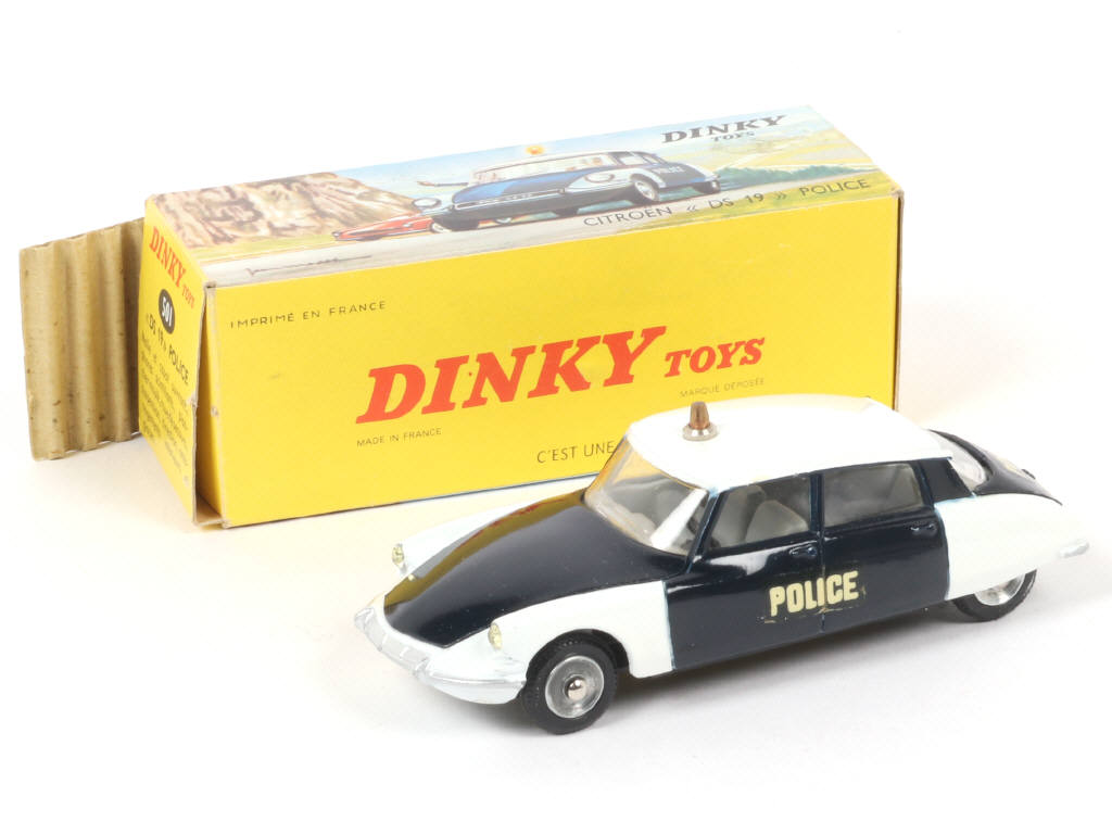 Lot 182 - DINKY TOYS (FRANCE) (1)