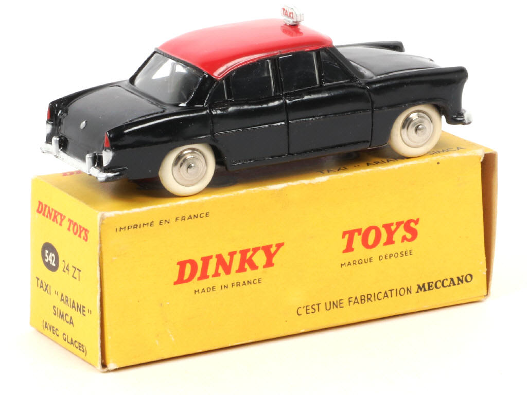 Lot 231 - DINKY TOYS (FRANCE) (1)