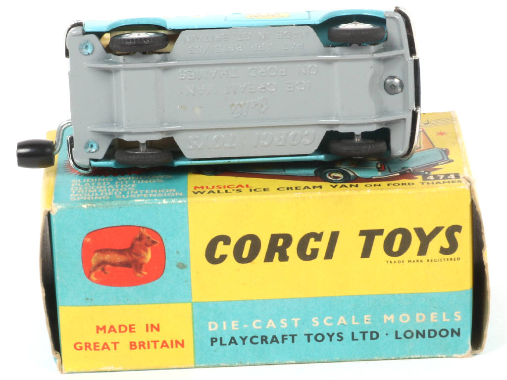Lot 76 - CORGI TOYS (GB) (1)
