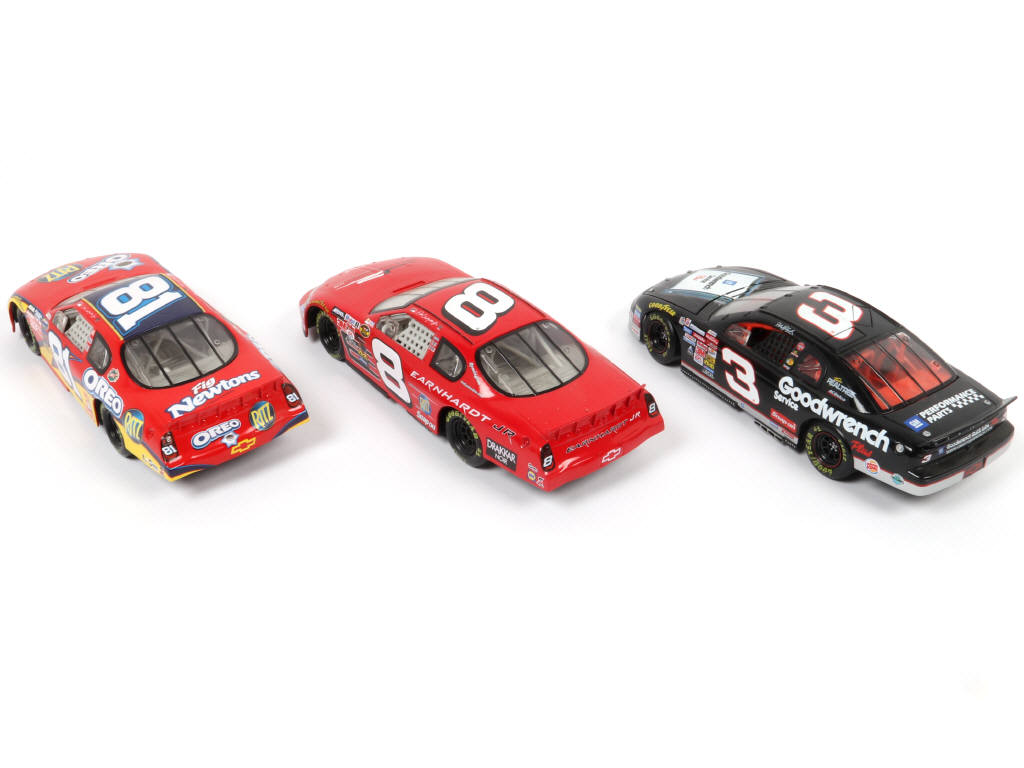 Lot 32 - ACTION (USA) (3)