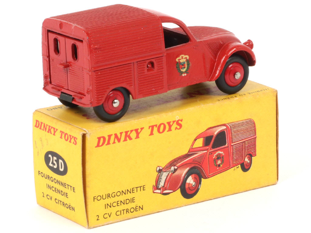 Lot 167 - DINKY TOYS (FRANCE) (1)