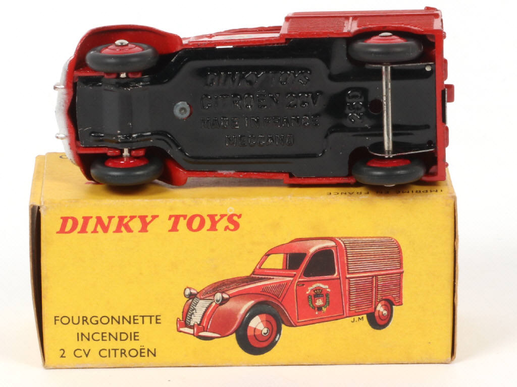 Lot 167 - DINKY TOYS (FRANCE) (1)