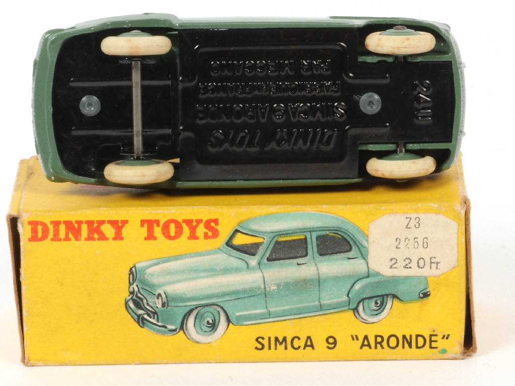 Lot 157 - DINKY TOYS (FRANCE) (1)