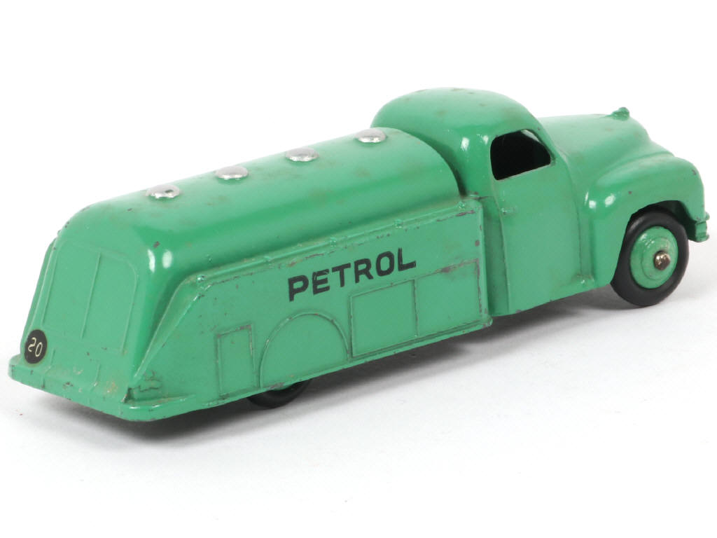 Lot 68 - DINKY TOYS (GB) (1)