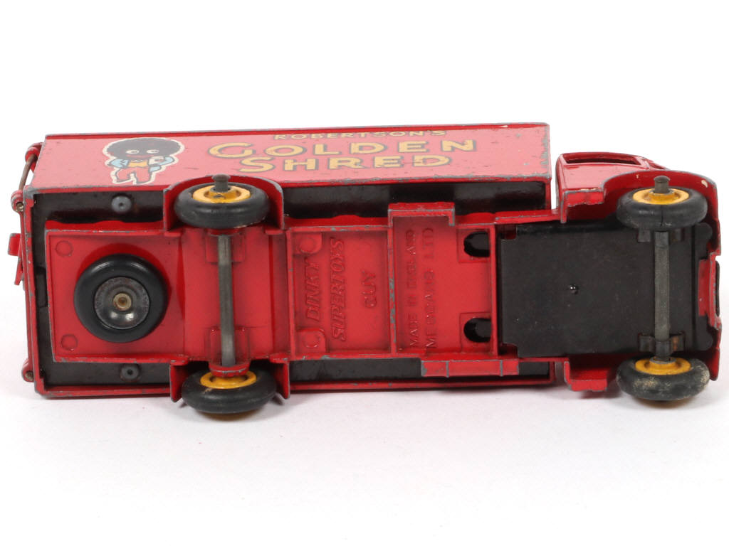 Lot 76 - DINKY TOYS (GB) (1)