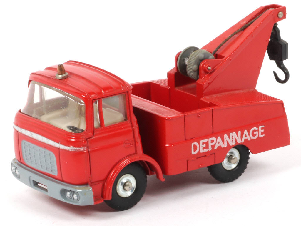 Lot 139 - DINKY TOYS (FRANCE) (1)