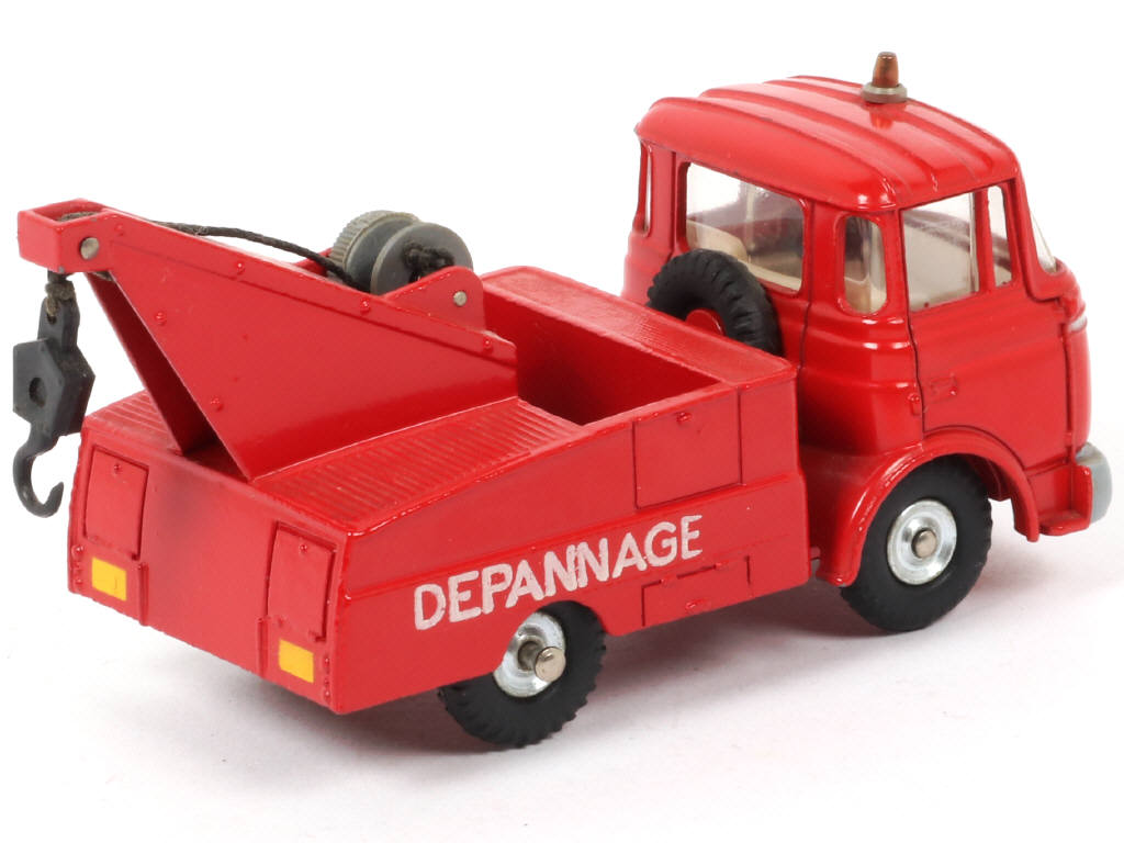 Lot 139 - DINKY TOYS (FRANCE) (1)
