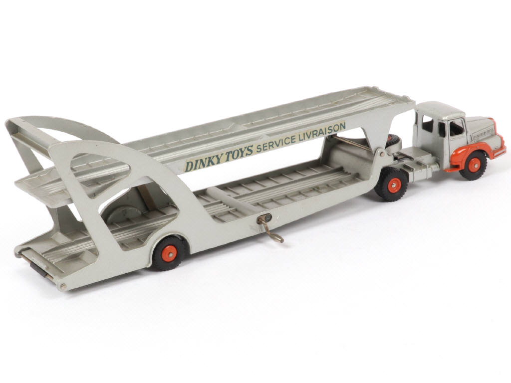 Lot 138 - DINKY TOYS (FRANCE) (1)