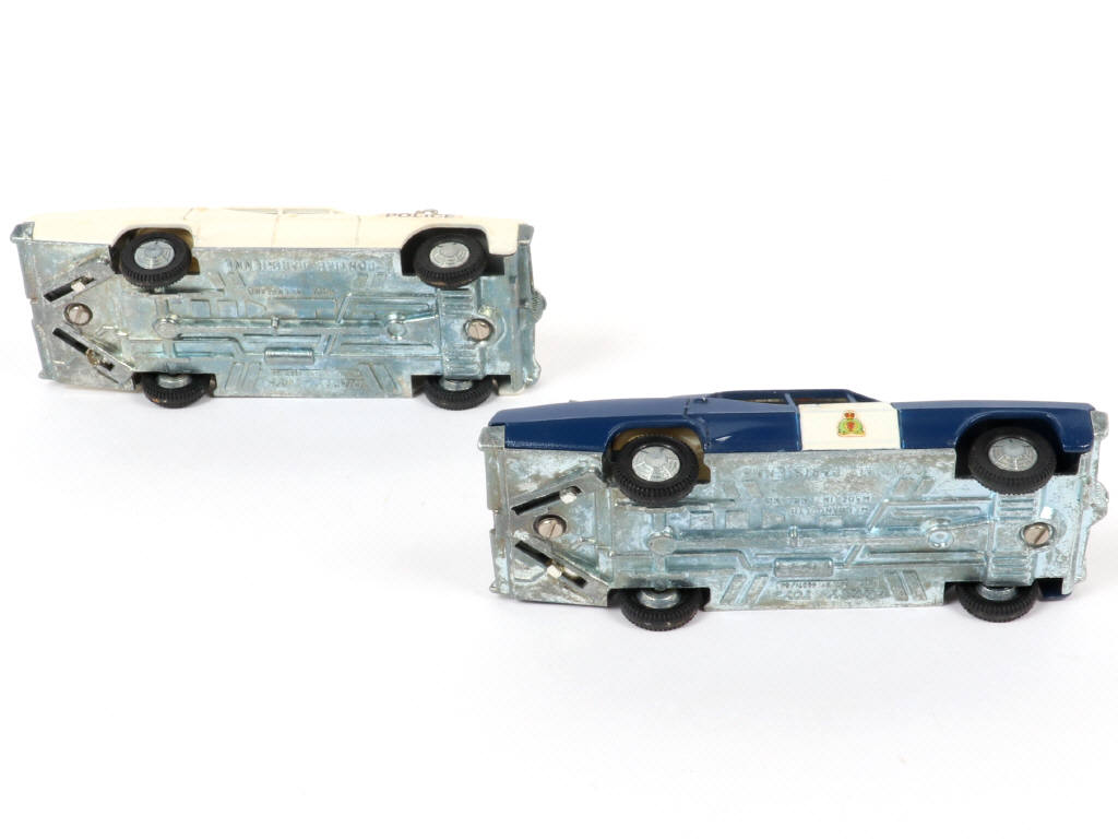 Lot 113 - DINKY TOYS (GB) (2)