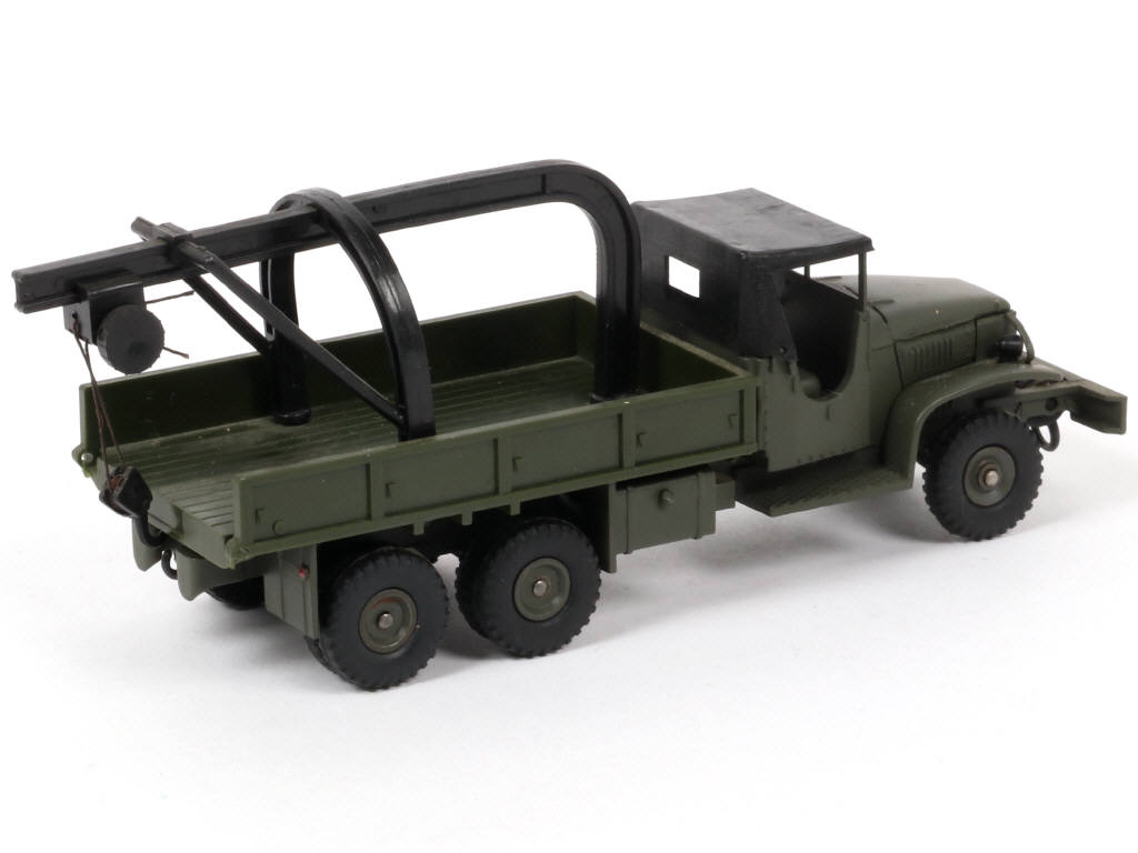 Lot 141 - DINKY TOYS (FRANCE) (1)