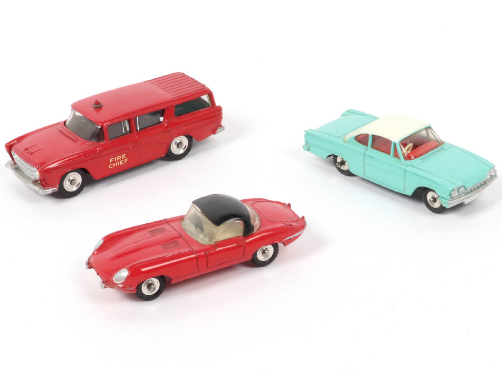 Lot 123 - DINKY TOYS (GB) (3)