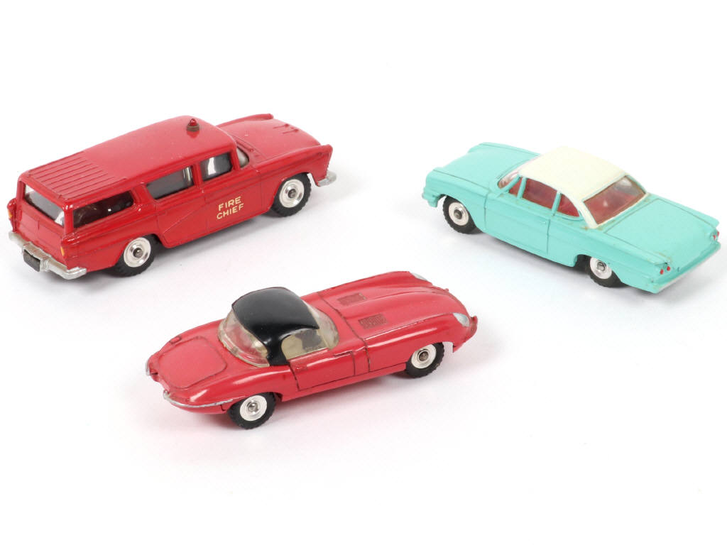 Lot 123 - DINKY TOYS (GB) (3)