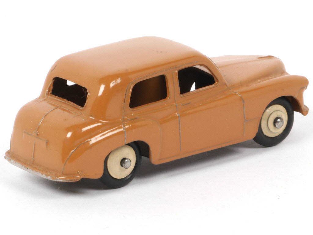 Lot 38 - DINKY TOYS (GB) (1)