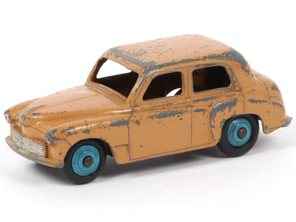 Lot 28 - DINKY TOYS (GB) (1)