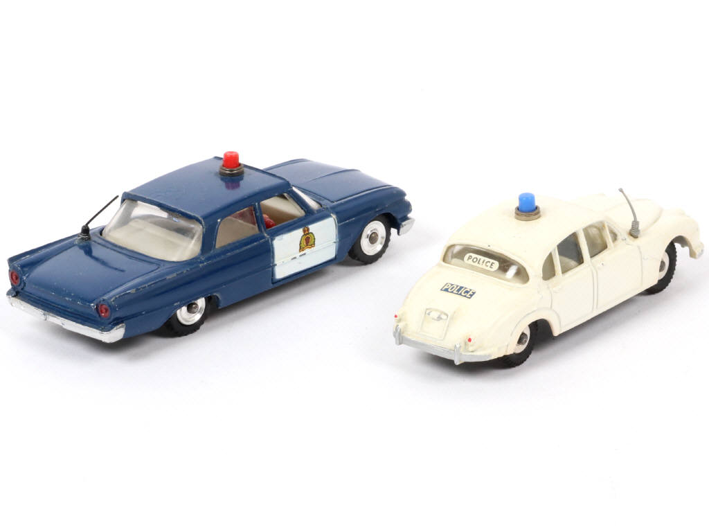 Lot 116 - DINKY TOYS (GB) (2)