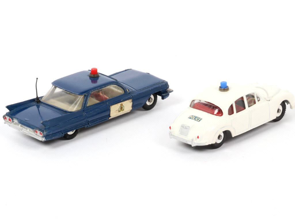 Lot 109 - DINKY TOYS (GB) (2)
