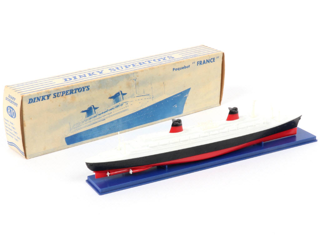 Lot 204 - DINKY TOYS (FRANCE) (1)