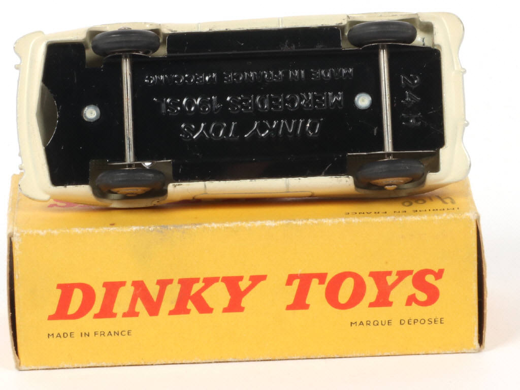 Lot 149 - DINKY TOYS (FRANCE) (1)