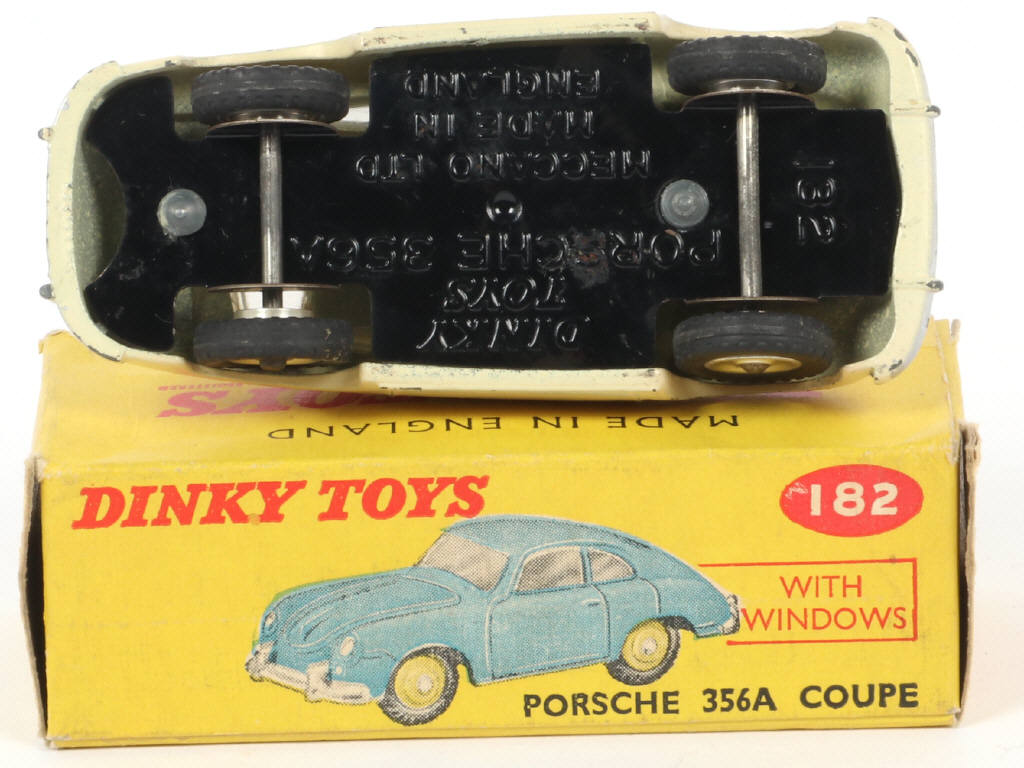 Lot 98 - DINKY TOYS (GB) (1)