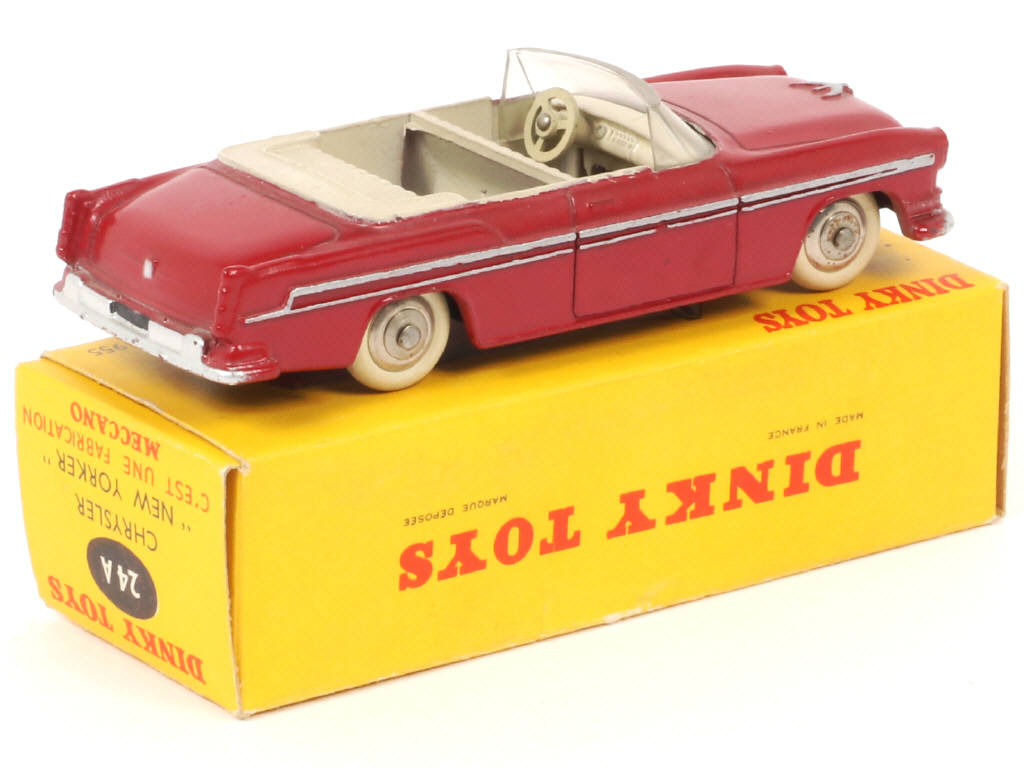 Lot 143 - DINKY TOYS (FRANCE) (1)