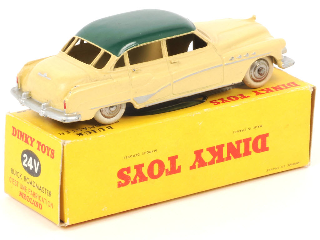 Lot 159 - DINKY TOYS (FRANCE) (1)