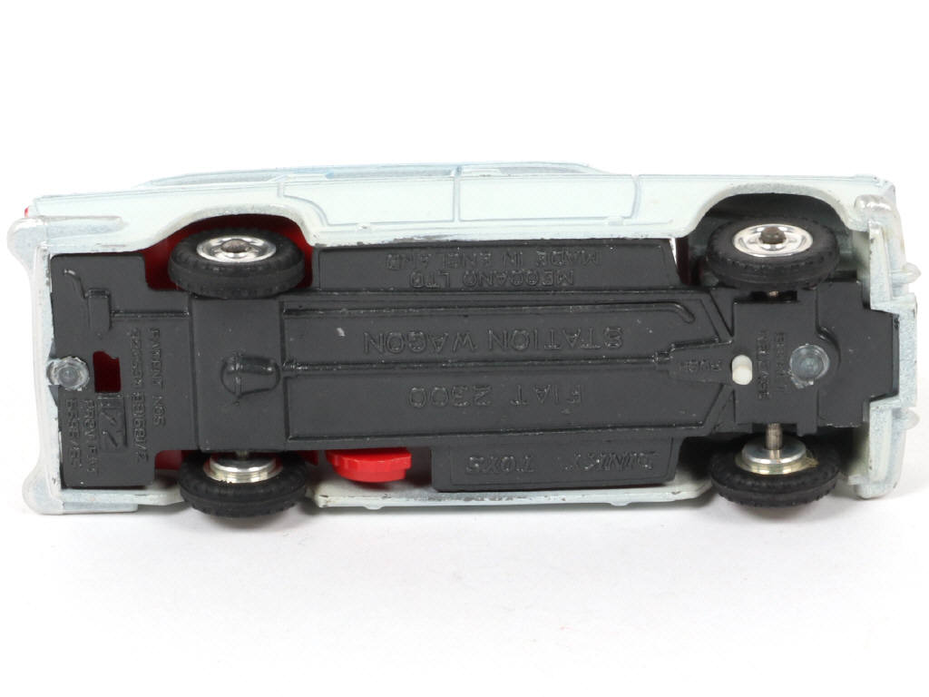 Lot 104 - DINKY TOYS (GB) (1)