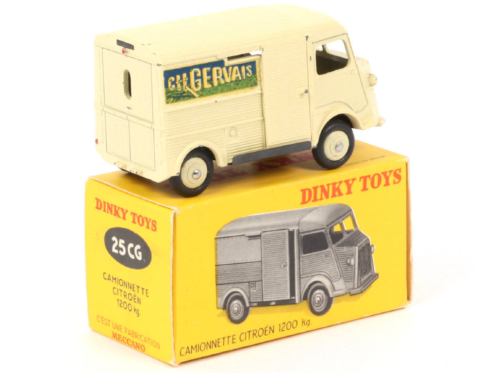 Lot 196 - DINKY TOYS (FRANCE) (1)