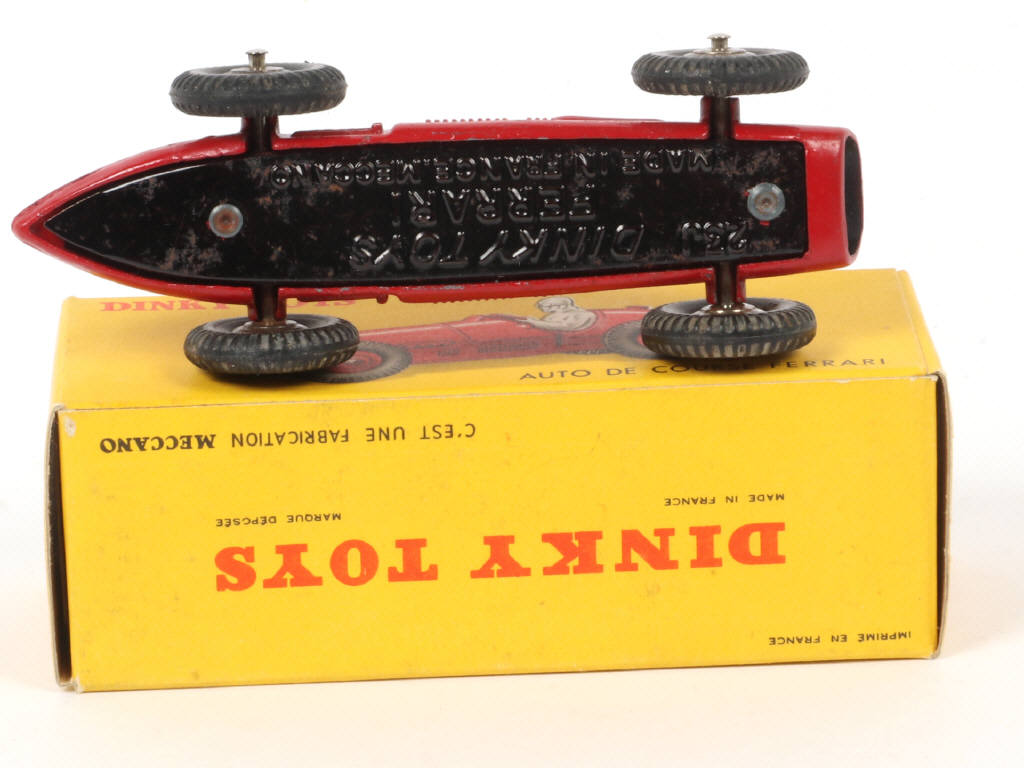 Lot 142 - DINKY TOYS (FRANCE) (1)