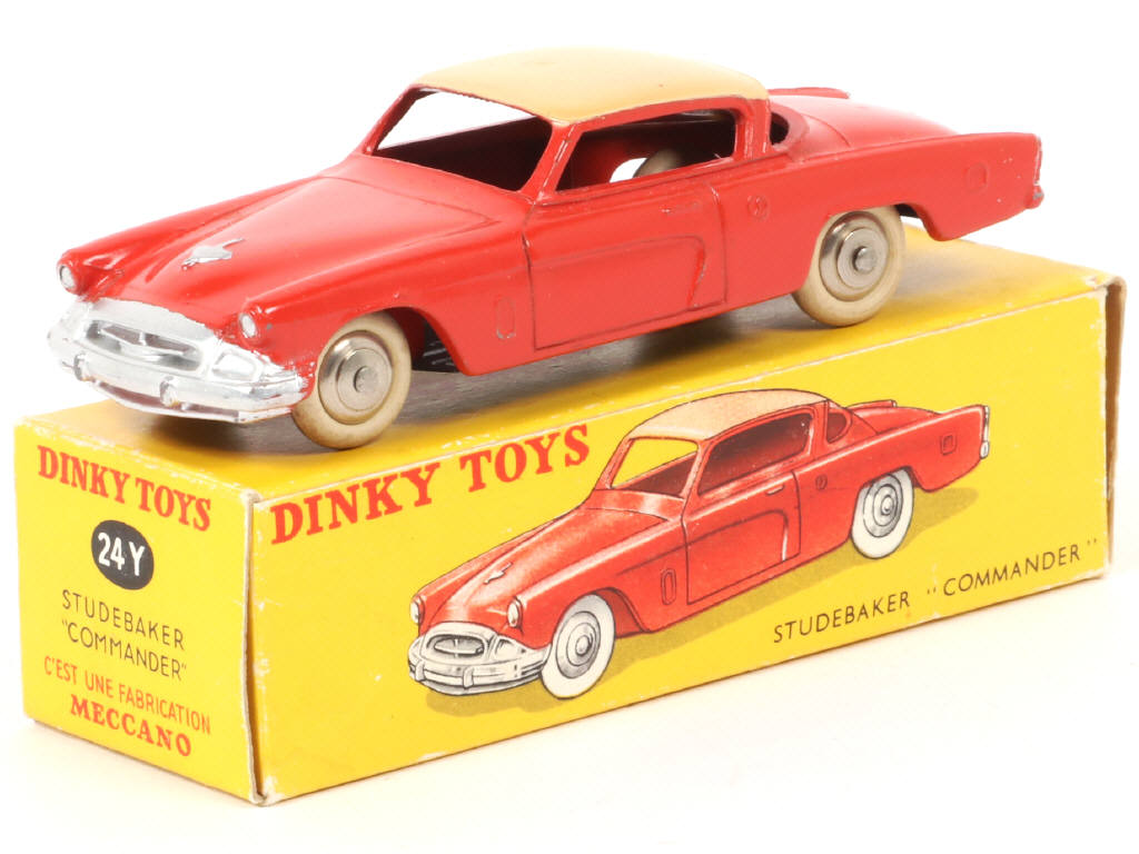 Lot 161 - DINKY TOYS (FRANCE) (1)