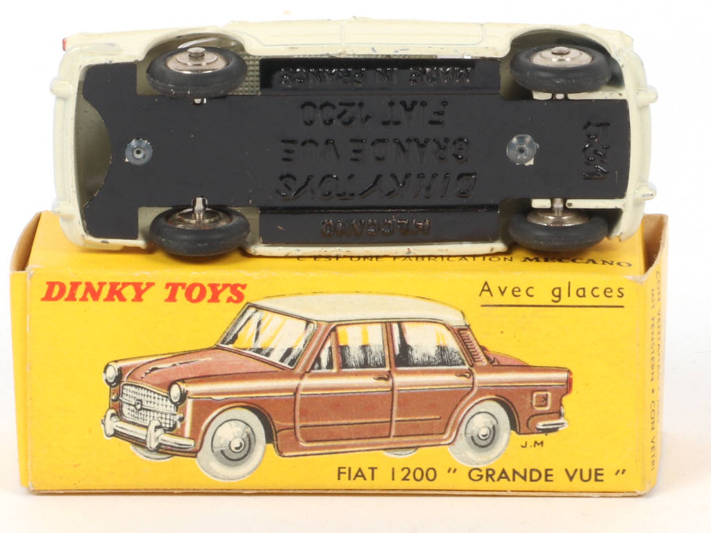 Lot 176 - DINKY TOYS (FRANCE) (1)