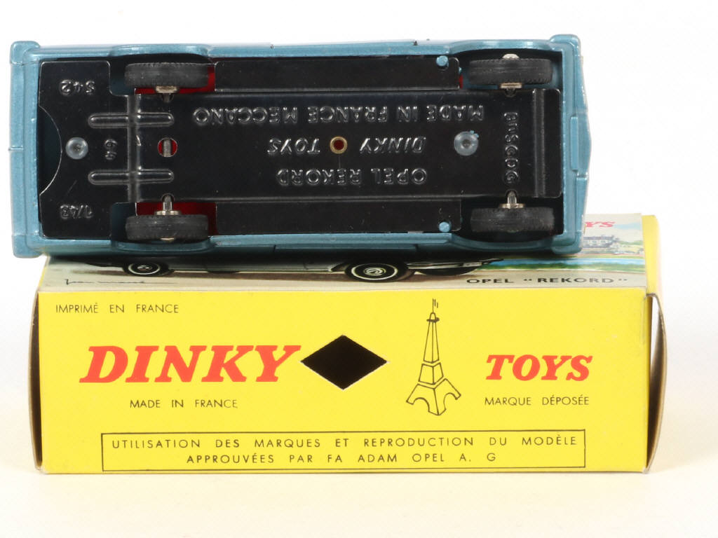 Lot 181 - DINKY TOYS (FRANCE) (1)